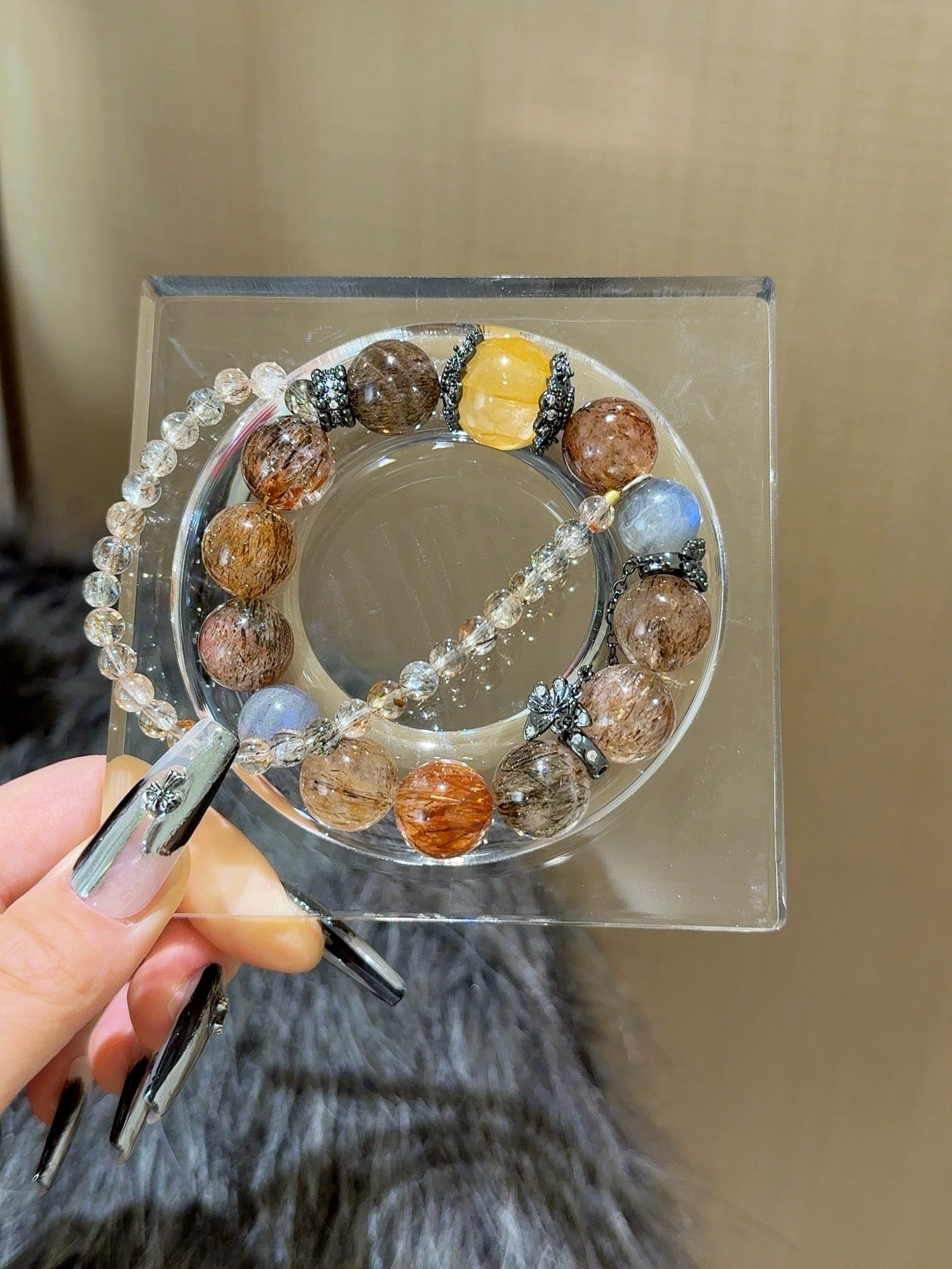 ▫️▪️ Black Gold Super Glue Flower Double-loop Bracelet