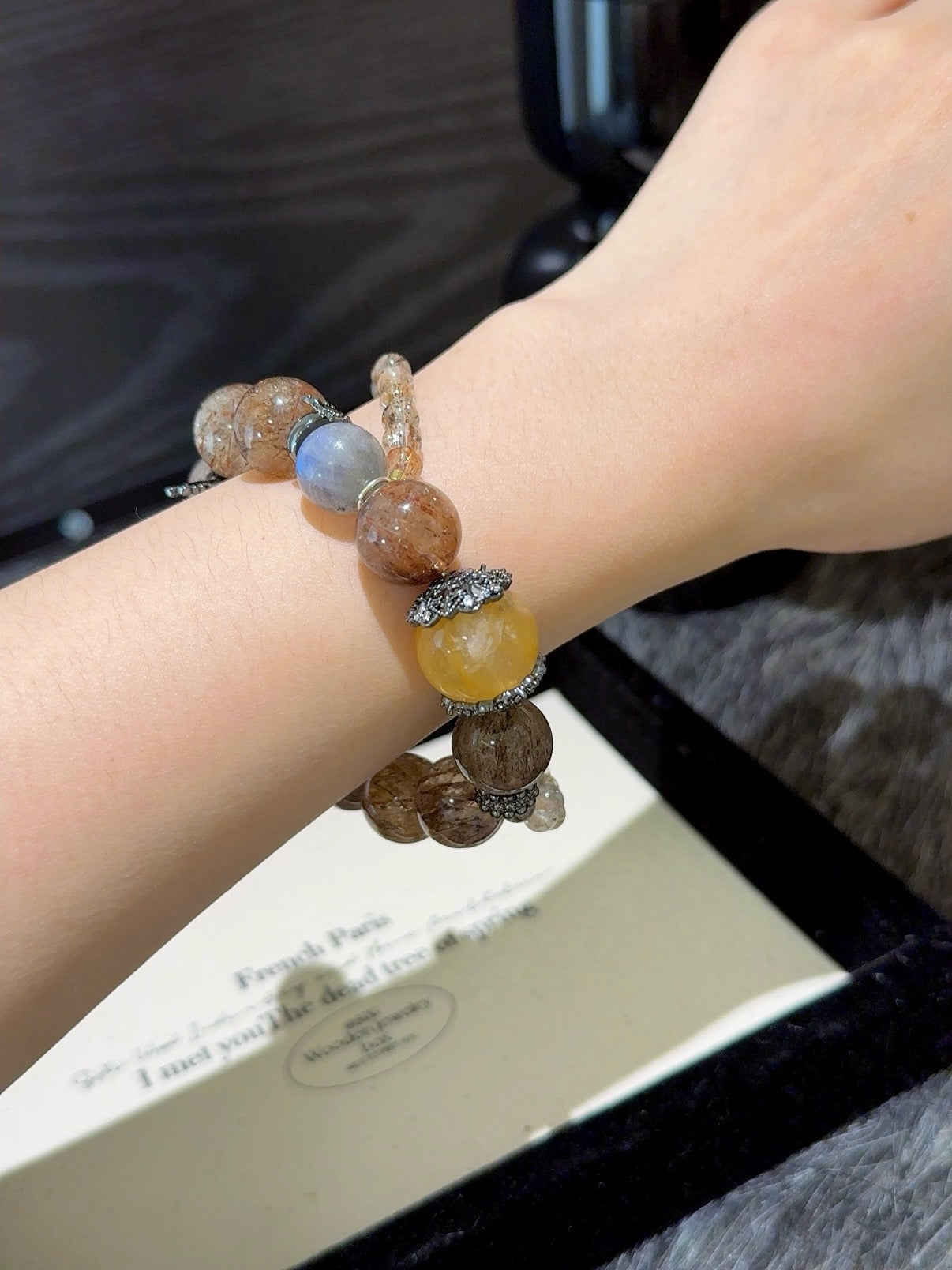 ▫️▪️ Black Gold Super Glue Flower Double-loop Bracelet